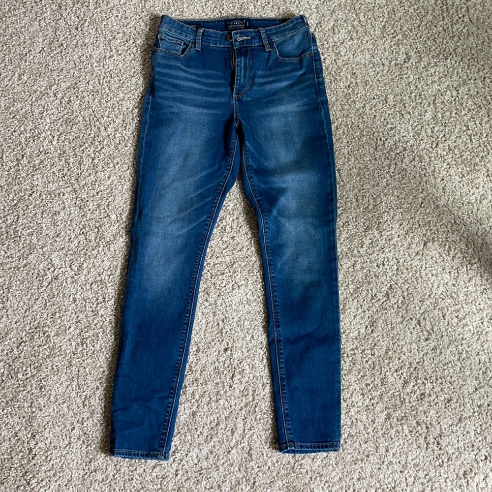 Lucky Brand skinny jeans. Never worn